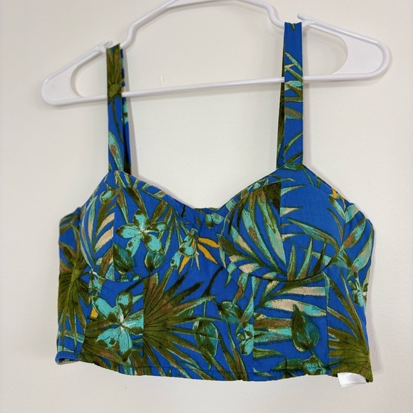 🎉4/30$🎉 BOG Collective Blue Green Floral Cropped Top - Size L - Picture 1 of 4